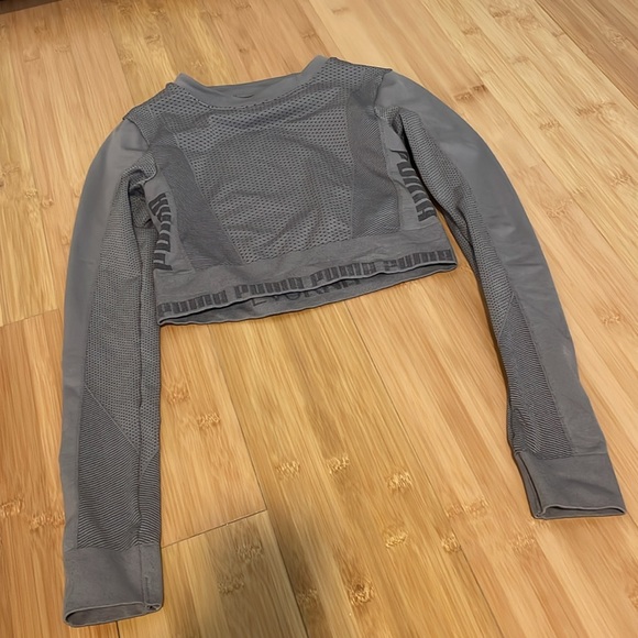 Puma evoKNIT seamless long sleeve crop top in khaki - Picture 5 of 5